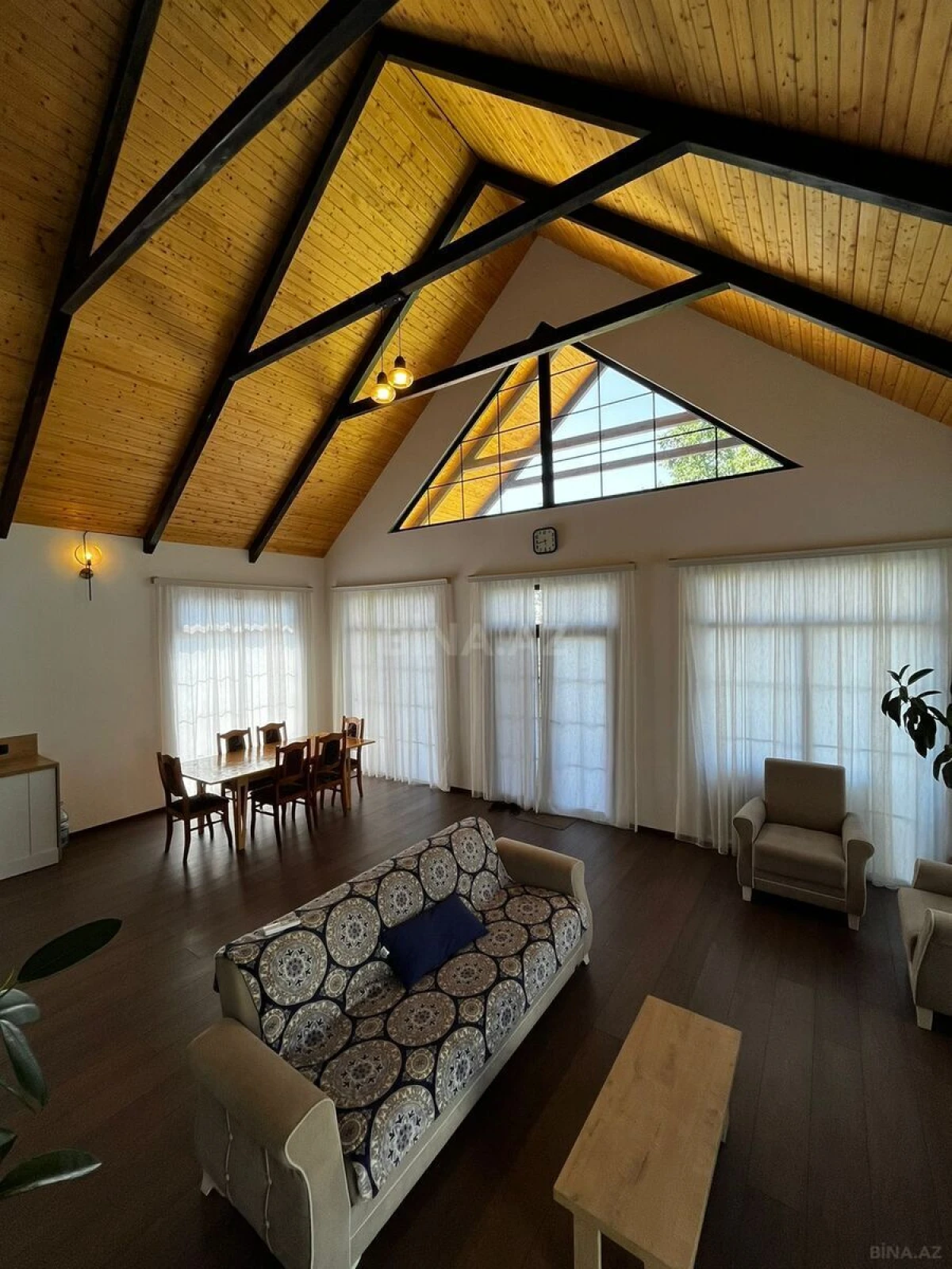 Kirayə verilir 3 otaqlı həyət evi 200 m²