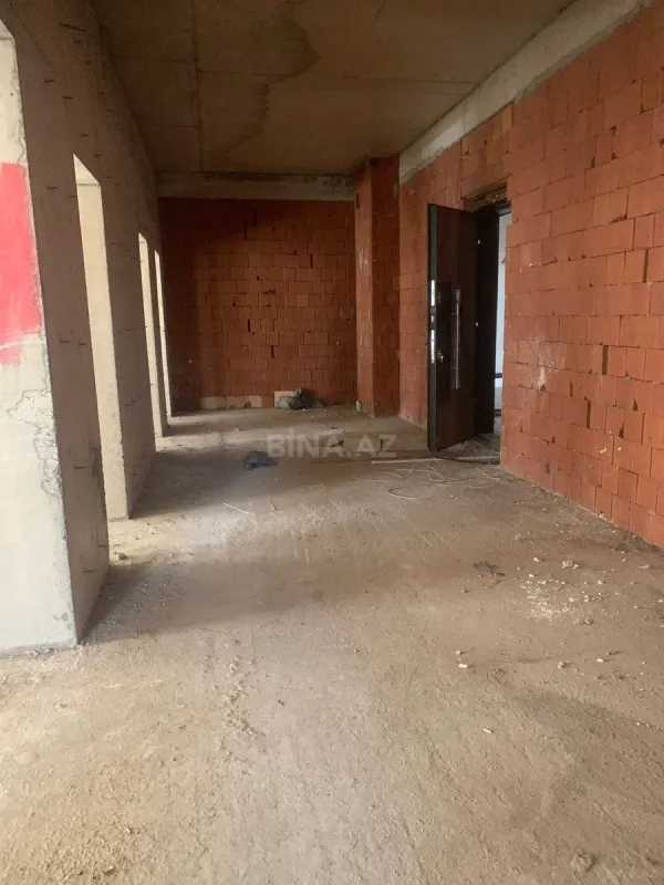 Satılır 3 otaqlı mənzil 155.5 m²