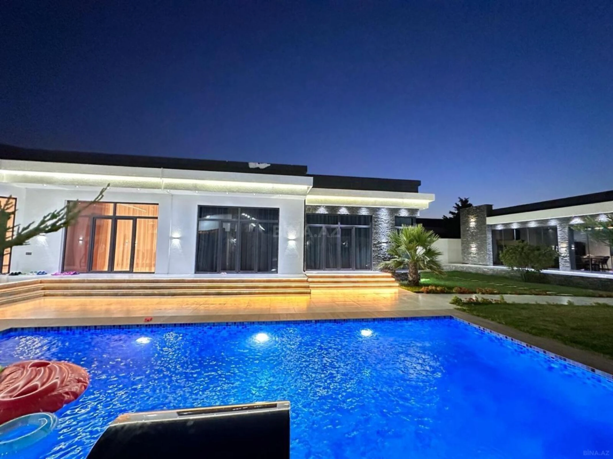 Kirayə verilir 5 otaqlı həyət evi 360 m²