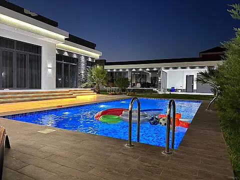 Kirayə verilir 5 otaqlı həyət evi 360 m²