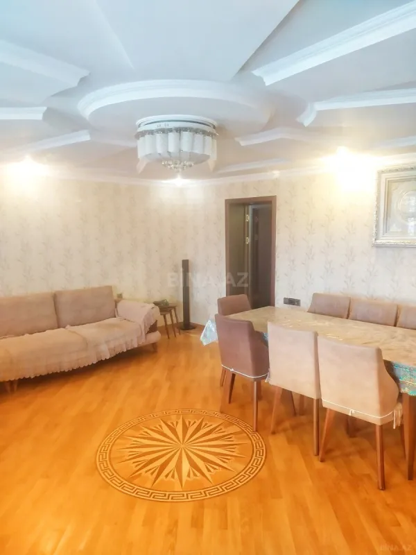 Satılır 5 otaqlı mənzil 98 m²