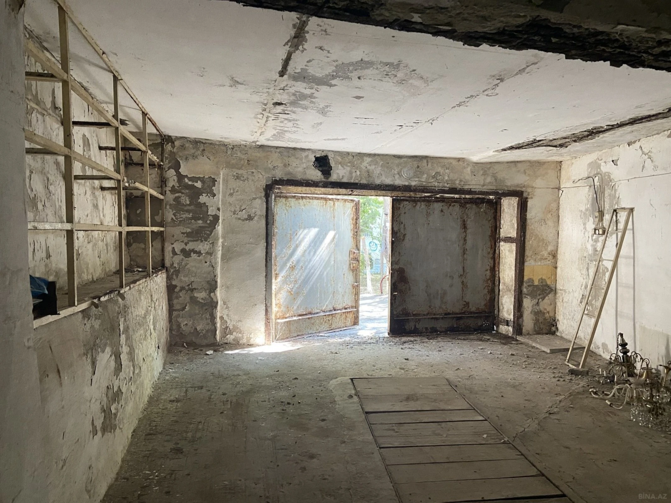 Satılır qaraj 42.5 m²