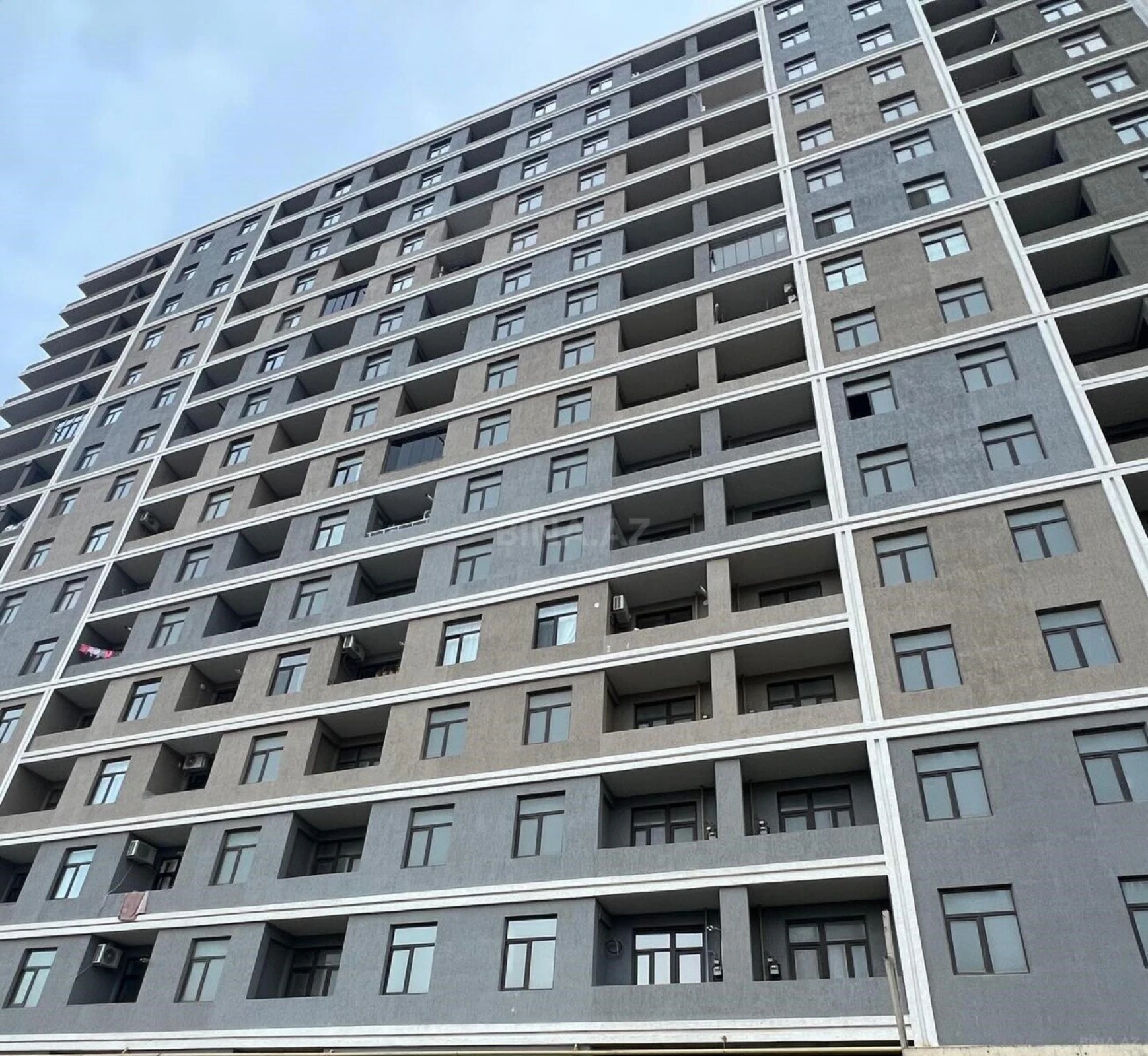 Satılır 2 otaqlı mənzil 72 m²
