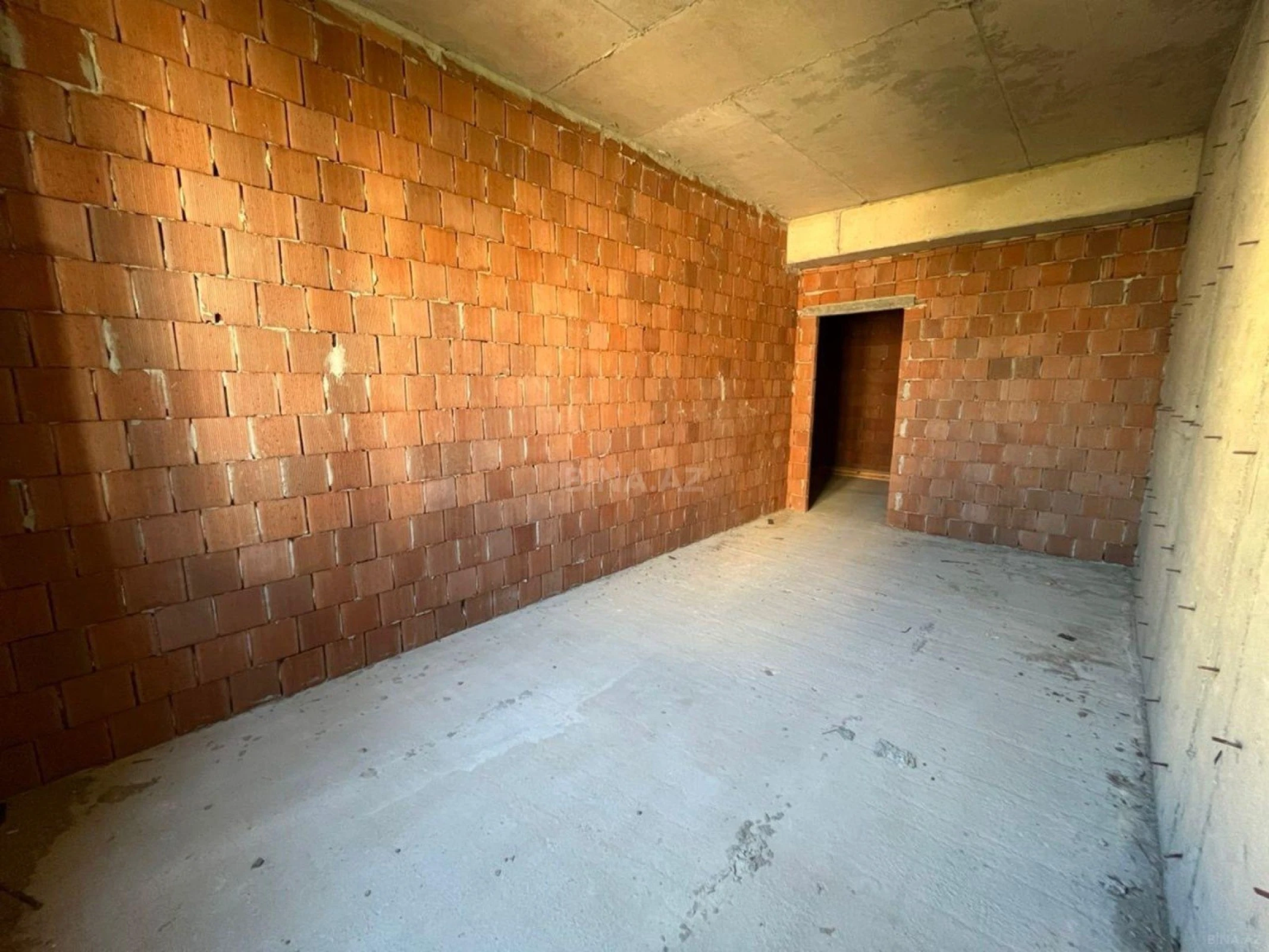 Satılır 3 otaqlı mənzil 111 m²