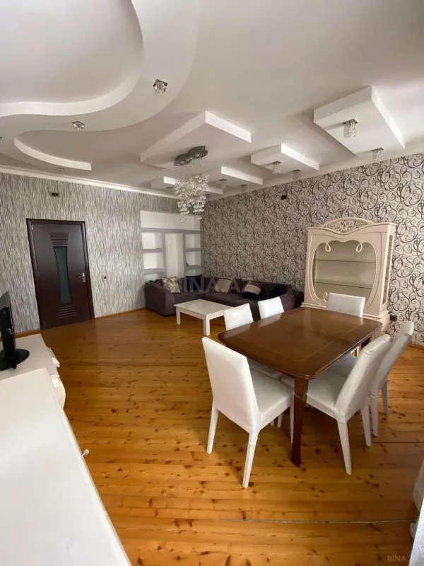 Kirayə verilir 3 otaqlı mənzil 120 m²