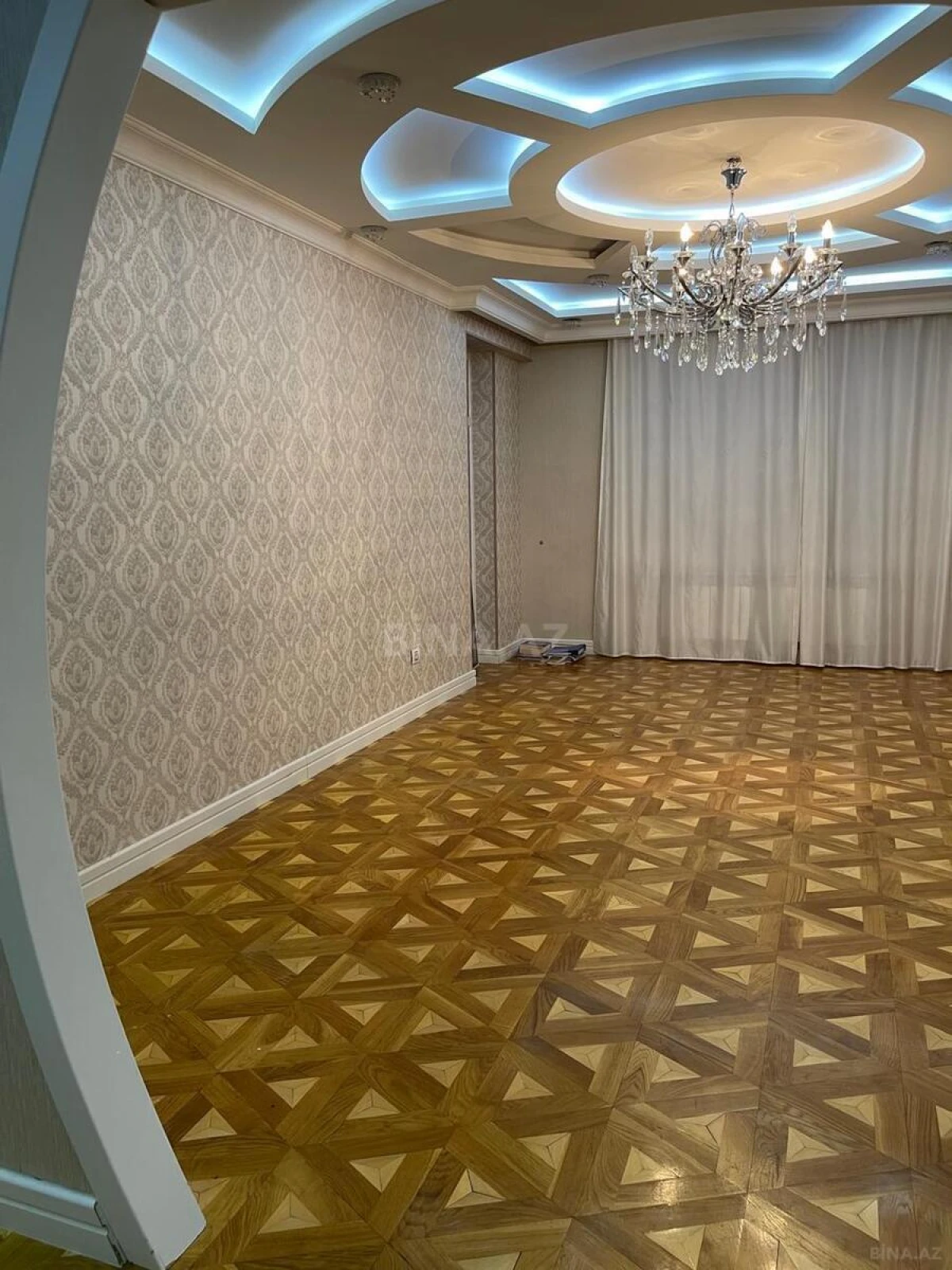 Kirayə verilir 3 otaqlı mənzil 130 m²