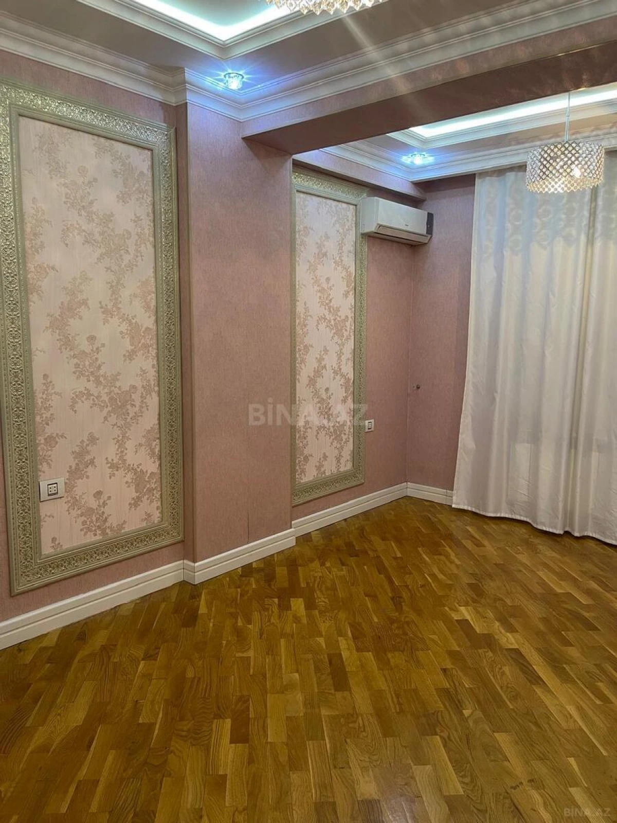 Kirayə verilir 3 otaqlı mənzil 130 m²