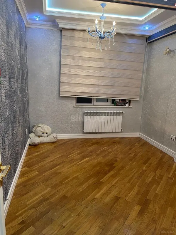 Kirayə verilir 3 otaqlı mənzil 130 m²