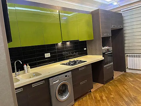 Kirayə verilir 3 otaqlı mənzil 130 m² — Bakı, Həzi Aslanov qəs. 3 otaq 130.00 m²