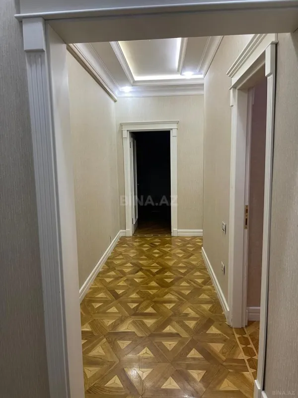 Kirayə verilir 3 otaqlı mənzil 130 m²