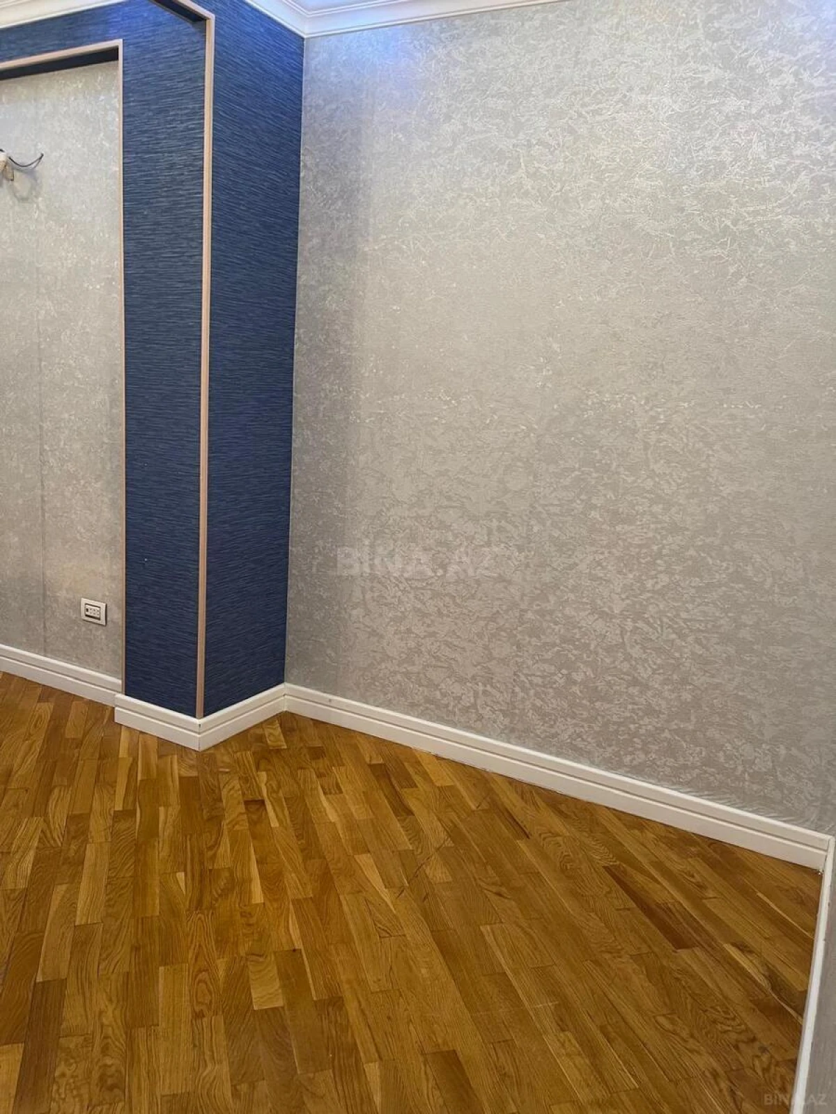 Kirayə verilir 3 otaqlı mənzil 130 m²