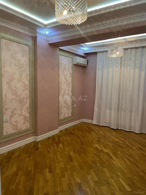 Kirayə verilir 3 otaqlı mənzil 130 m²