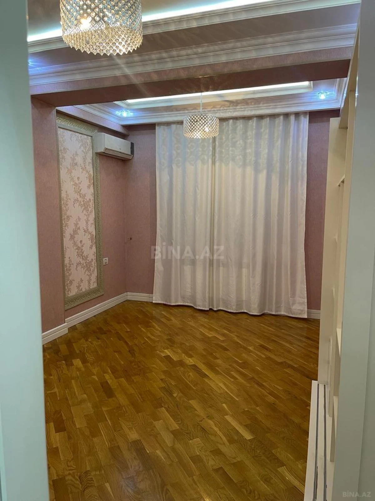 Kirayə verilir 3 otaqlı mənzil 130 m²