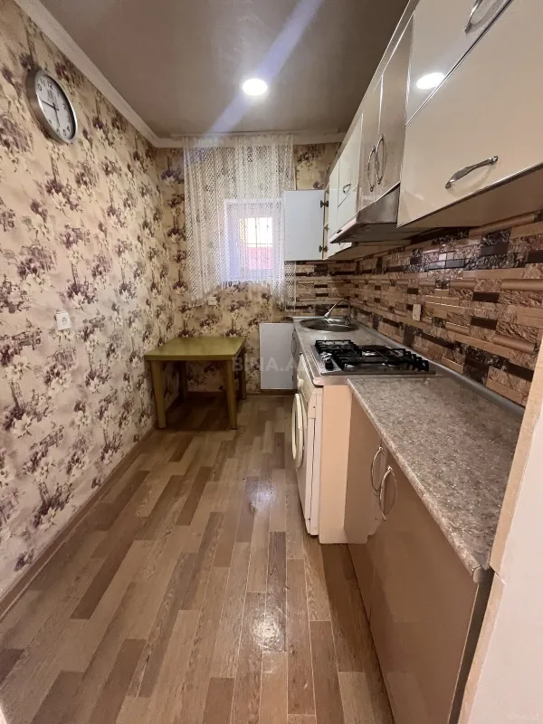 Satılır 4 otaqlı həyət evi 300 m²