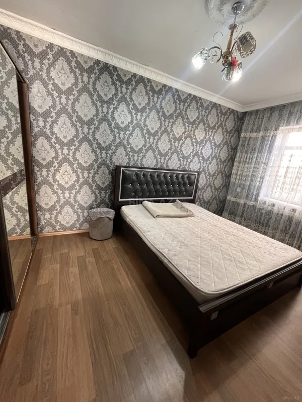Satılır 4 otaqlı həyət evi 300 m²