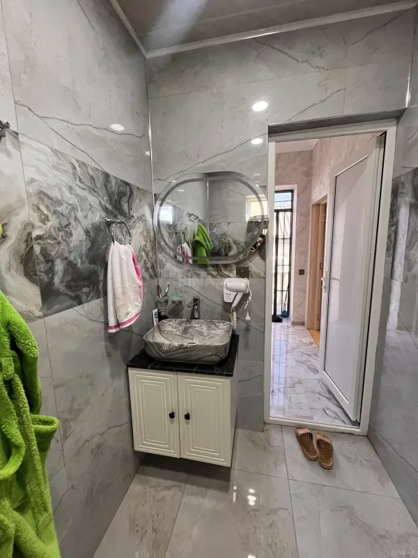 Satılır 4 otaqlı həyət evi 300 m²