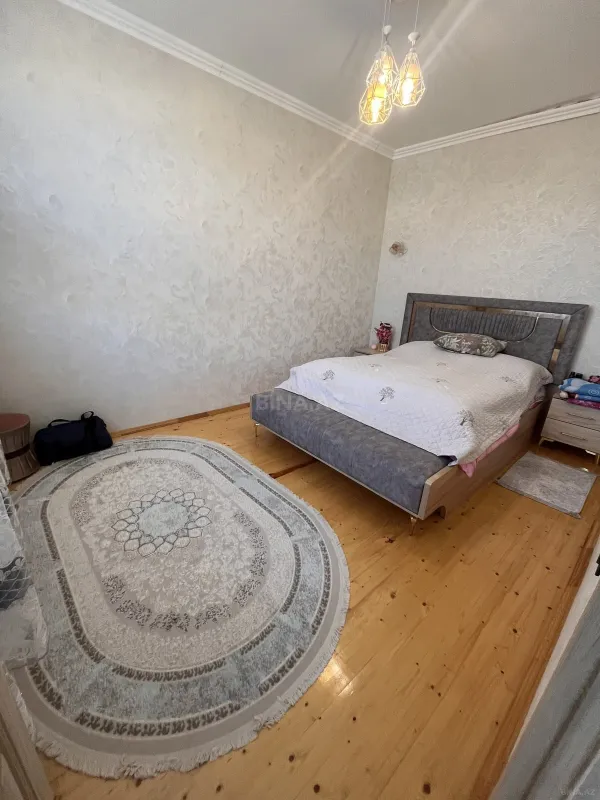 Satılır 4 otaqlı həyət evi 300 m²