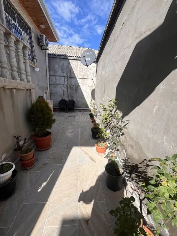 Satılır 4 otaqlı həyət evi 300 m²