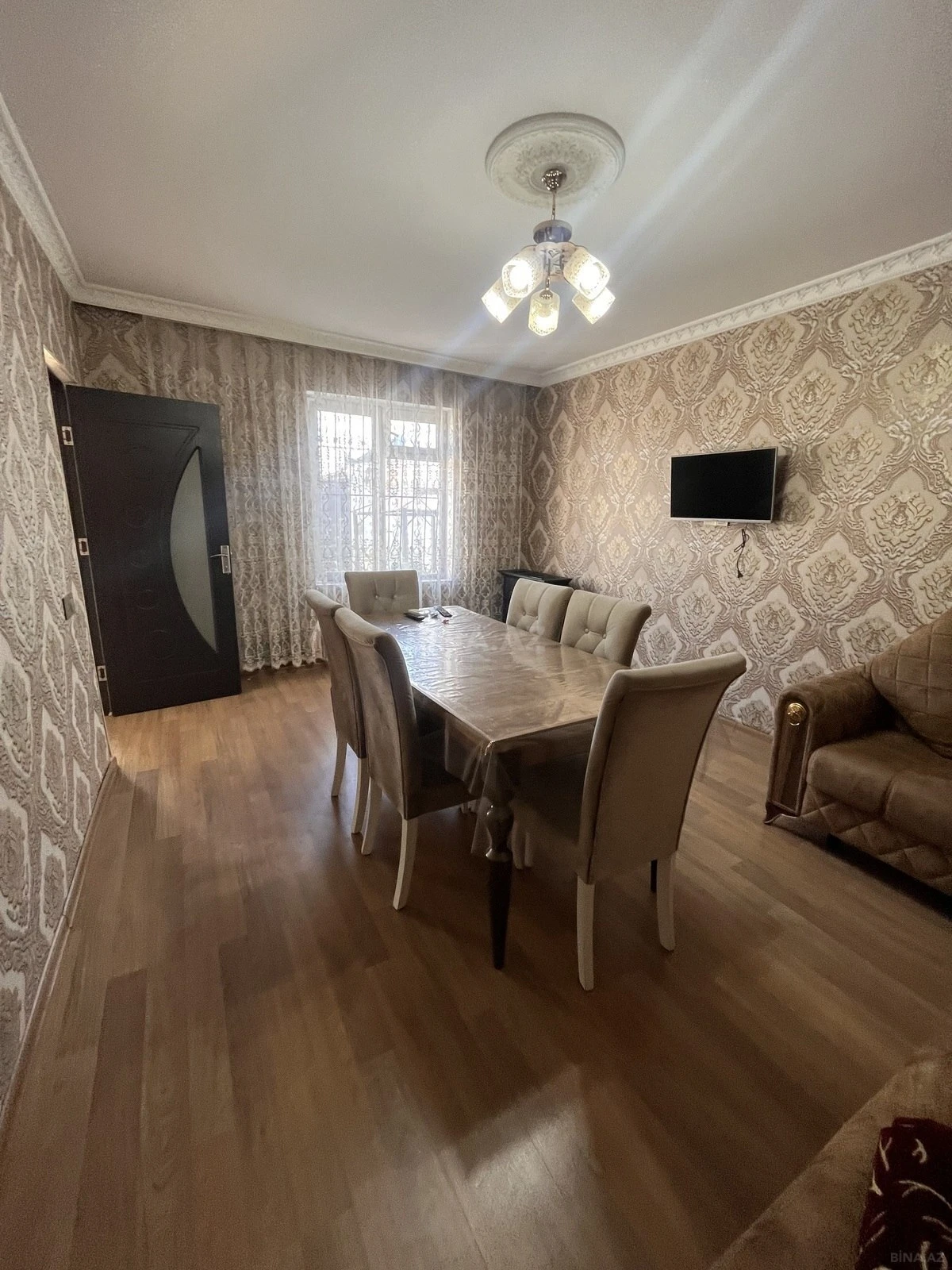 Satılır 4 otaqlı həyət evi 300 m²