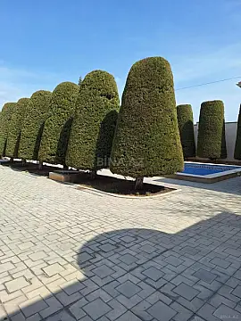Satılır 8 otaqlı həyət evi 400 m²