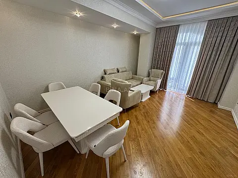Kirayə verilir 2 otaqlı mənzil 65 m²