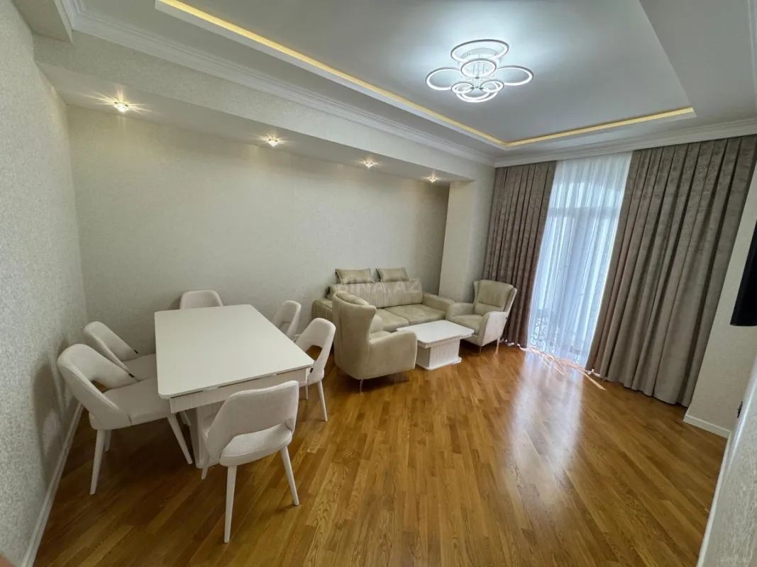 Kirayə verilir 2 otaqlı mənzil 65 m²