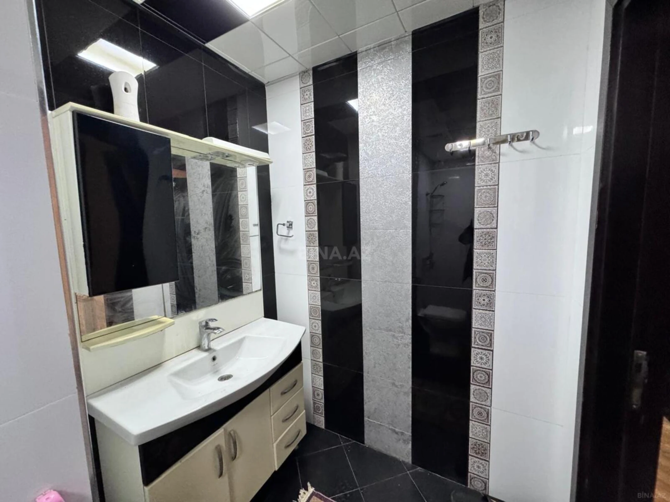 Satılır 2 otaqlı mənzil 65 m²