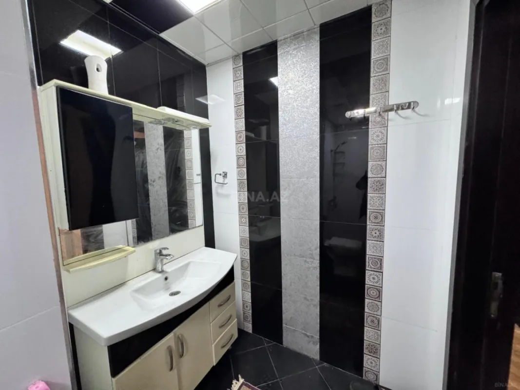 Satılır 2 otaqlı mənzil 65 m²