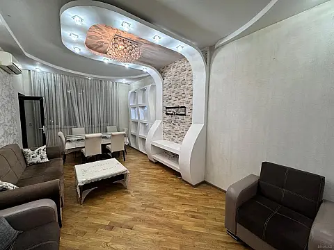 Satılır 2 otaqlı mənzil 65 m²