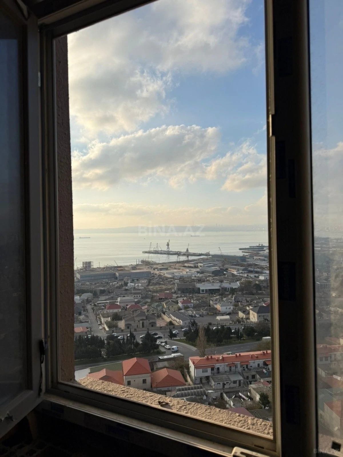 Satılır 4 otaqlı mənzil 185 m²