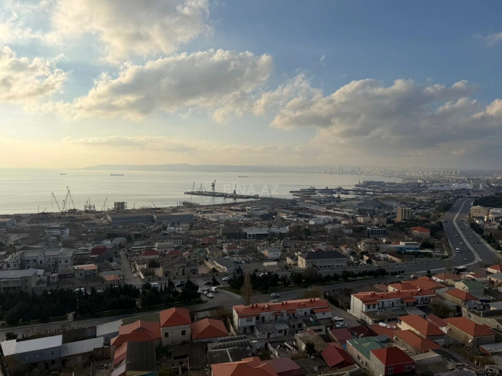 Satılır 4 otaqlı mənzil 185 m²