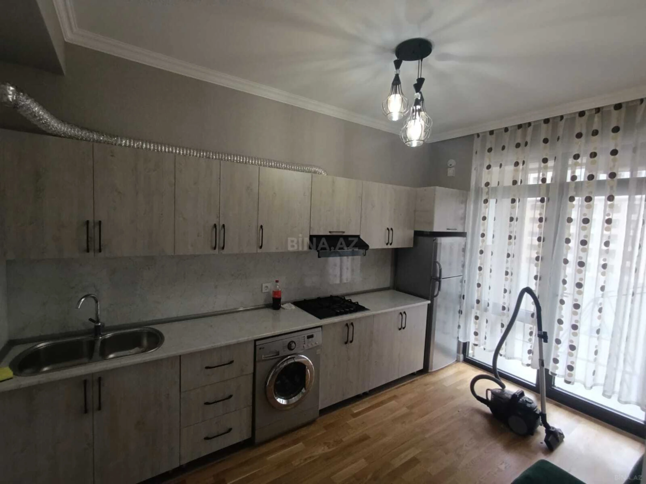 Kirayə verilir 2 otaqlı mənzil 65 m²