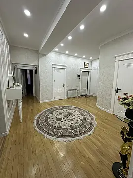 Satılır 3 otaqlı mənzil 137 m²