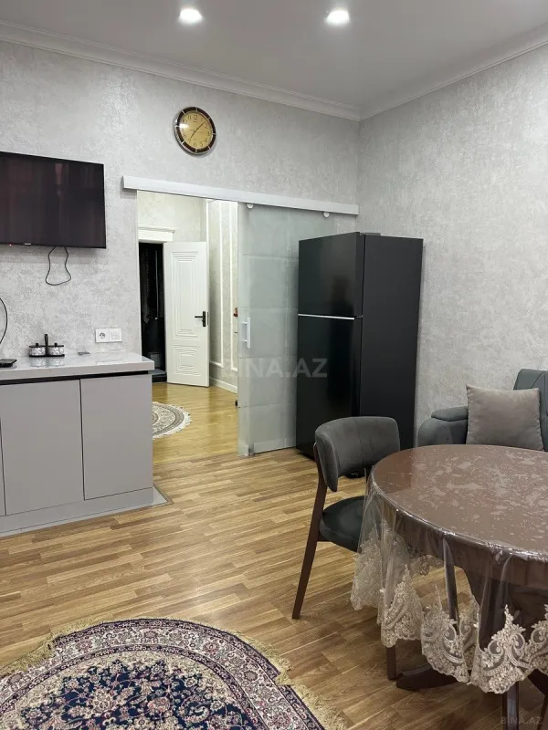 Satılır 3 otaqlı mənzil 137 m²