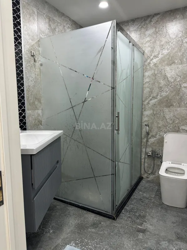 Satılır 3 otaqlı mənzil 137 m²