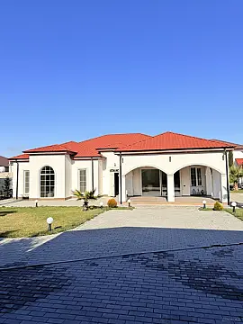 Kirayə verilir 6 otaqlı həyət evi 400 m²