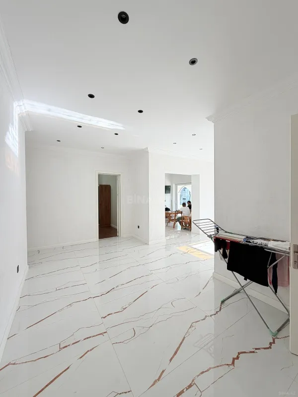 Kirayə verilir 6 otaqlı həyət evi 400 m²