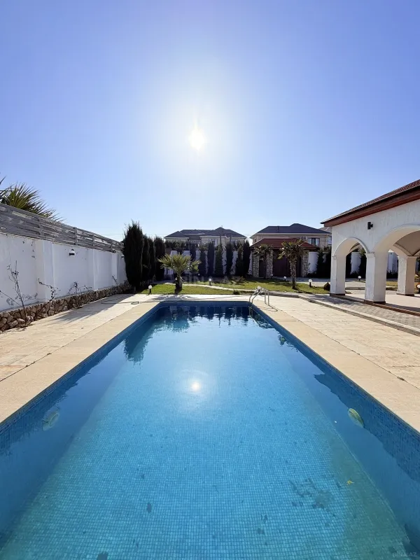 Kirayə verilir 6 otaqlı həyət evi 400 m²