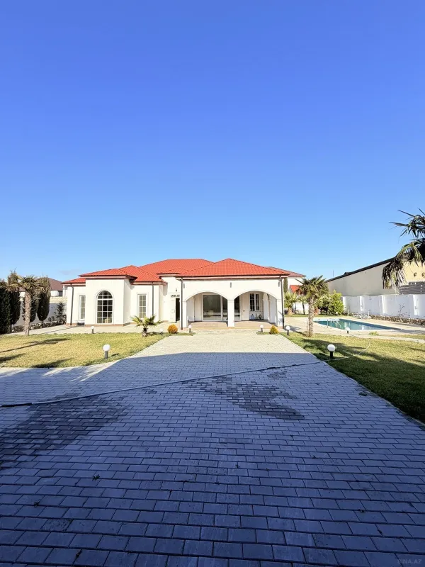 Kirayə verilir 6 otaqlı həyət evi 400 m²