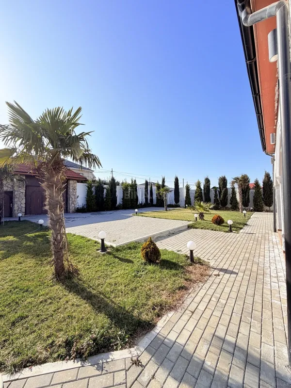 Kirayə verilir 6 otaqlı həyət evi 400 m²