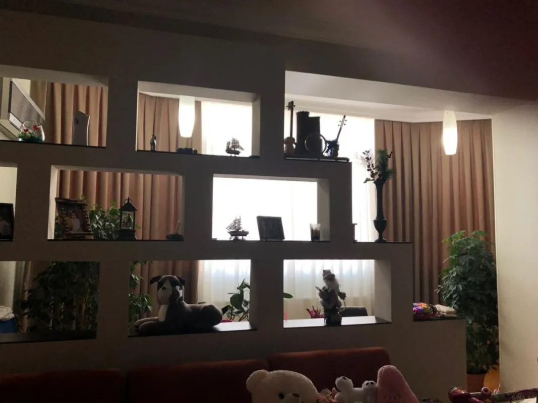 Satılır 2 otaqlı mənzil 102 m²