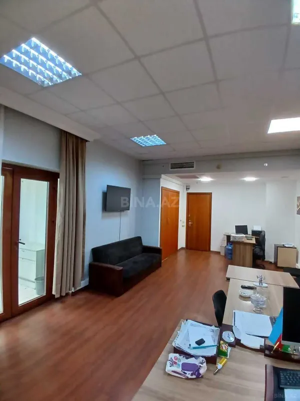 Kirayə verilir 1 otaqlı ofis 40 m²