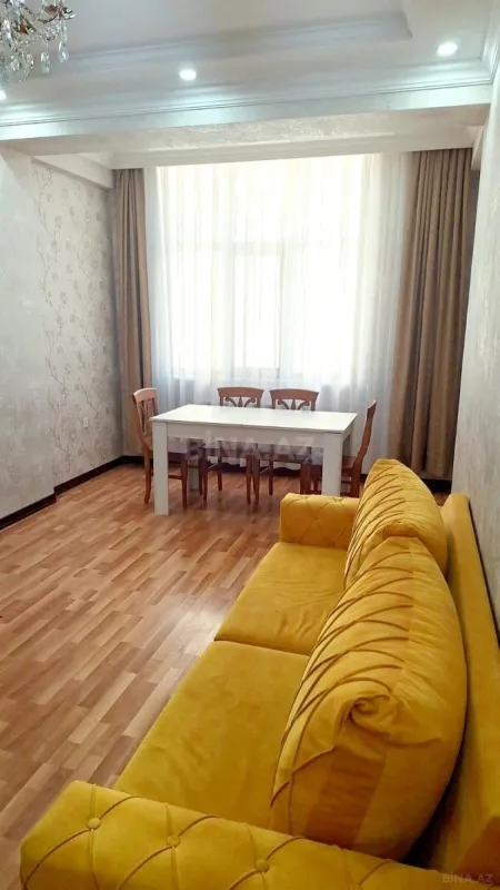 Kirayə verilir 2 otaqlı mənzil 80 m²