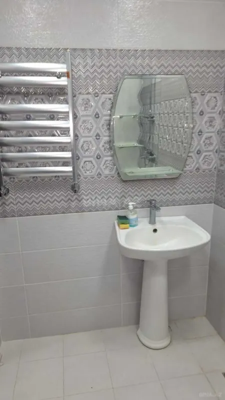Kirayə verilir 2 otaqlı mənzil 80 m²