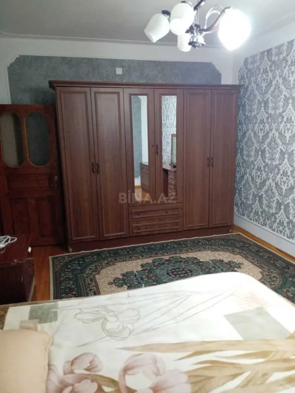 Satılır 4 otaqlı mənzil 100 m²