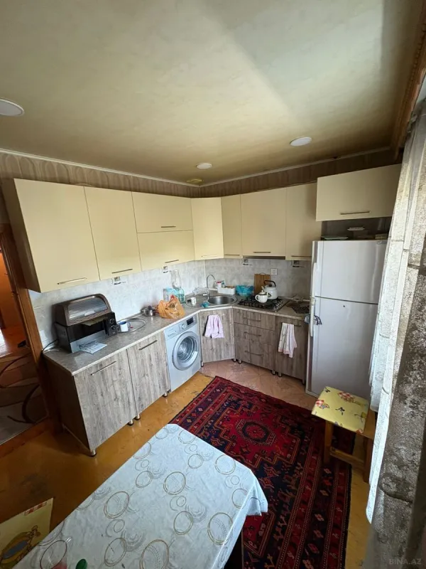 Satılır 4 otaqlı mənzil 100 m²