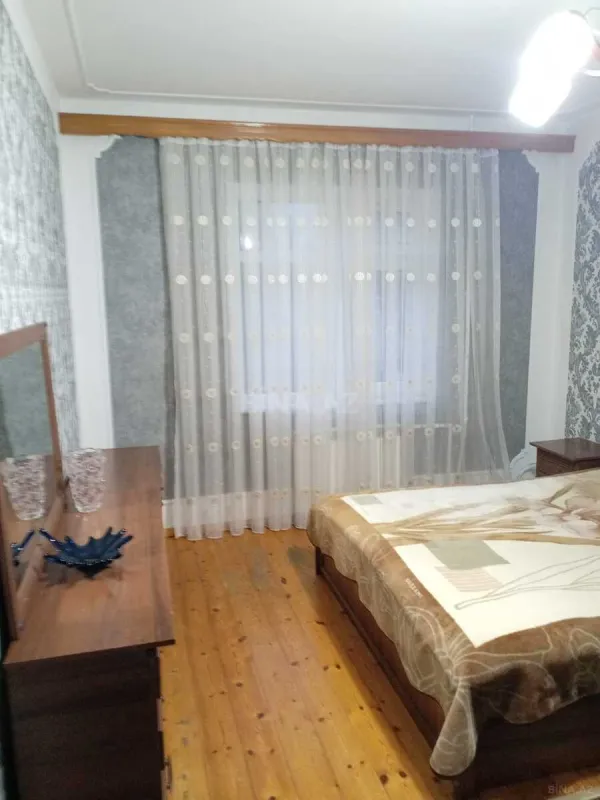 Satılır 4 otaqlı mənzil 100 m²