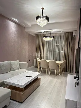 Kirayə verilir 2 otaqlı mənzil 66 m²