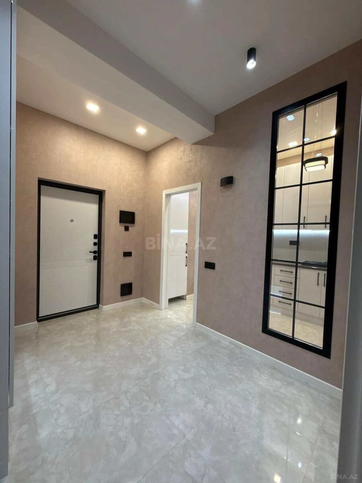 Kirayə verilir 2 otaqlı mənzil 66 m²