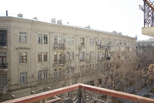 Kirayə verilir 2 otaqlı mənzil 57 m²